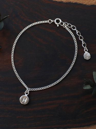 The Initials Mini Stamped Initials Bracelet_Silver - Iris - Modalova