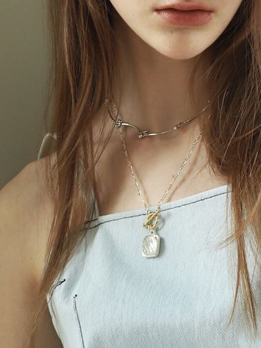 Oasis Square Toggle Necklace - DIDIBOYU - Modalova