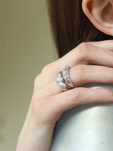 Like a Pebble Cubic Ring - DIDIBOYU - Modalova