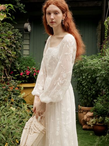 Floral Crepe Square Neck Dress_White - We’Dee - Modalova