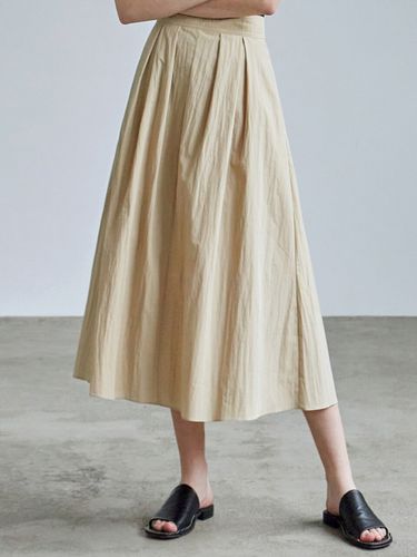 Flared Pintuck Skirt (Beige) - NICK&NICOLE - Modalova