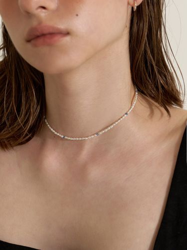 Pearl Sky Blue Choker - LOVE ME MONSTER - Modalova