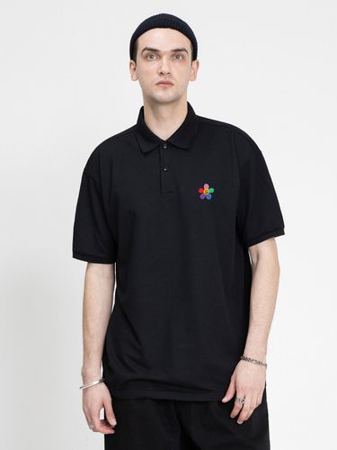 UNISEX] Rainbow Embroidery Polo Shirt _Black - GRAVER - Modalova