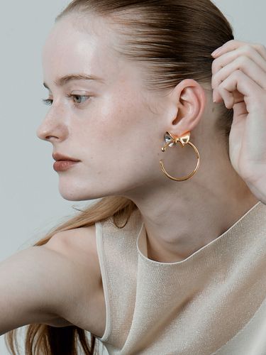 Fermata Earrings - doigte - Modalova