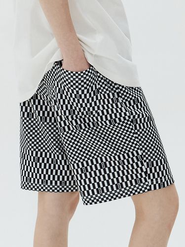 Check Pull-On Shorts (Black) - MATCHGLOBE - Modalova