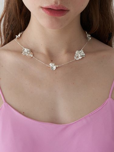 Flower Dance Necklace 01 - STILL INSTANT - Modalova