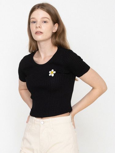 Flower Dote Embroidery Crop Knitted T-Shirt _4 Color - GRAVER - Modalova