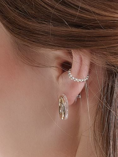 Small Ball Ear Cuffs - 2 Colors - POSTLUDE - Modalova