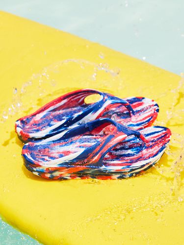 Recovery Comfort Shoes Flip Flop _Limited Edition_Marbling Red Blue - TELIC - Modalova