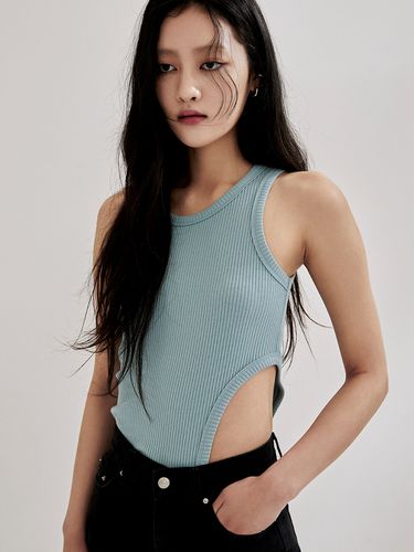 Ribbed Cut Out Sleeveless Top - ONNE - Modalova