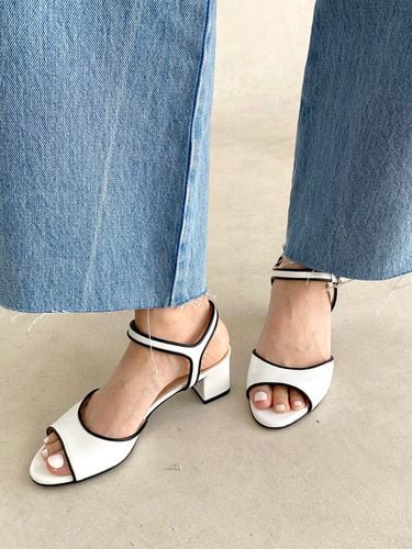 Round Strap Heel Sandals - White - treten - Modalova