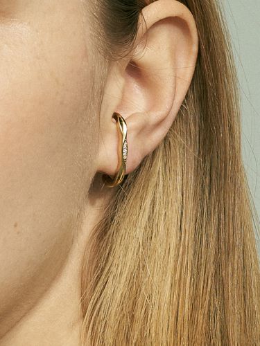 Ripple Daze Ear Cuff Earring - FEYSE - Modalova