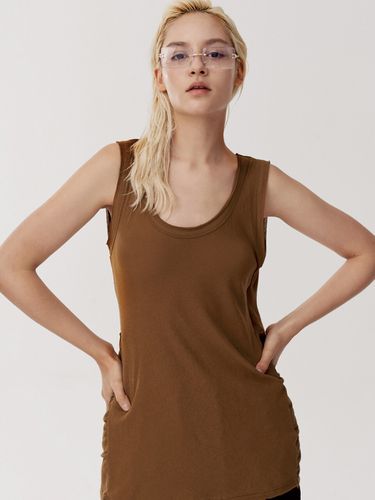 Wrap Shirring Sleeveless_Brown - SIGREAT - Modalova