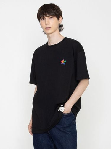 Rainbow Flower Embroidery Back Logo T-Shirt_4 Color - GRAVER - Modalova