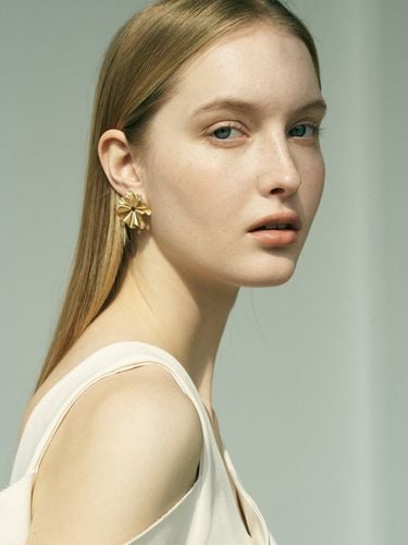 Ripple Spring Earrings - FEYSE - Modalova