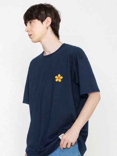 Yellow Flower Dot Smile Logo T-Shirt_Navy - GRAVER - Modalova