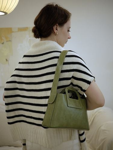 Depart Shoulder Bag - Khaki - love slow stay - Modalova