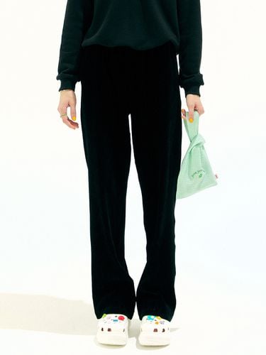 Two Tone Velour Pants (Black) - JUNEJUNE SPACE - Modalova