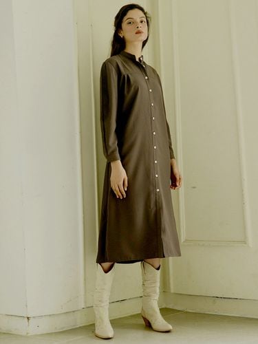 MDOP005 Henley Neck Shirt Dress_Brown - MONGDOL - Modalova