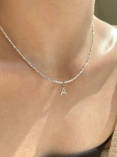 Silver Initial Necklace - leeENoir - Modalova