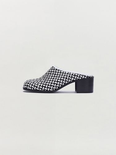 Scoop Heeled Mule - Black/White - EENK - Modalova