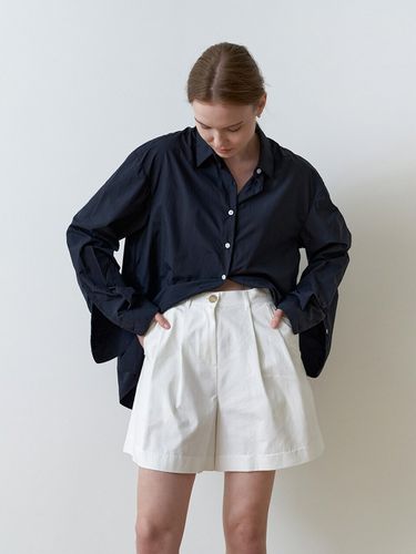 Double Tuck Wide Half Pants_White - STEP AROUND - Modalova