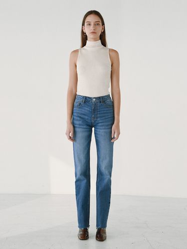 Straight Coated Jean (Blue) - GOODDEN - Modalova