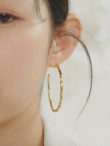 Large Painting Hoop Earring - MONDAM - Modalova