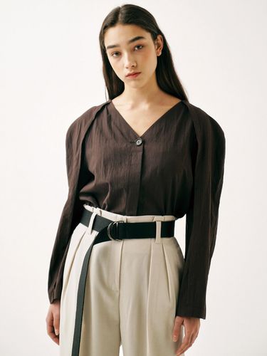 Button V-neck Blouse_Brown - SIGREAT - Modalova