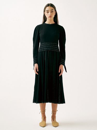 Stitch Volume Dress_Black - SIGREAT - Modalova