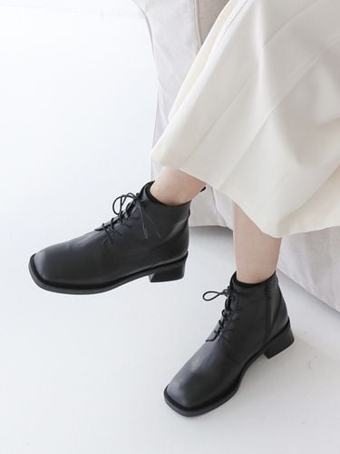 Classic Ankle Boots_Black - MOL:pin - Modalova