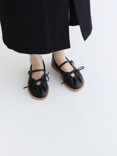 Strap Ballerina Shoes_Black - MOL:pin - Modalova