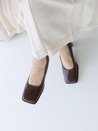 Lo Pumps_Brown - MOL:pin - Modalova