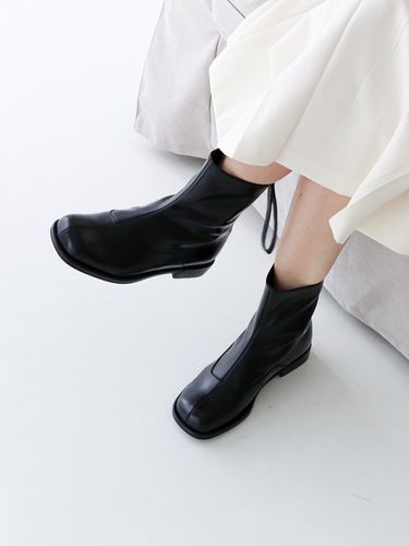 Ui Ankle Boots_Black - MOL:pin - Modalova