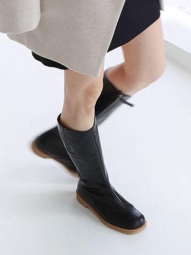 Lip Long Boots_Black - MOL:pin - Modalova