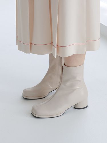 Sain Ankle Boots_Cream - MOL:pin - Modalova