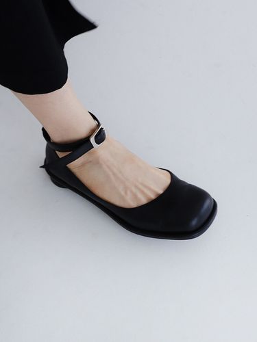 Diagonal Mary Shoes_Black - MOL:pin - Modalova