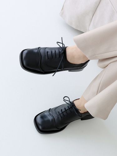 Base Loafer_Black - MOL:pin - Modalova