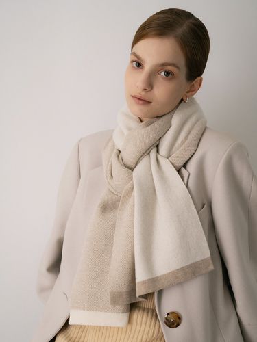 Two-tone Muffler_Beige - BB’DE SOLI’DE - Modalova