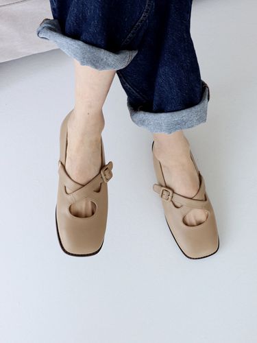 XI Maryjane Loafer_Beige - MOL:pin - Modalova