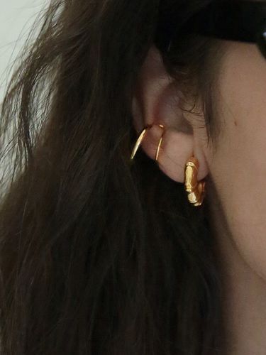 Two Circle Gold Earrings - nuavo - Modalova