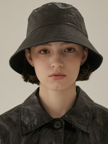 Wrinkled Fake Leather Bucket Hat_2 Color - NONLOCAL - Modalova