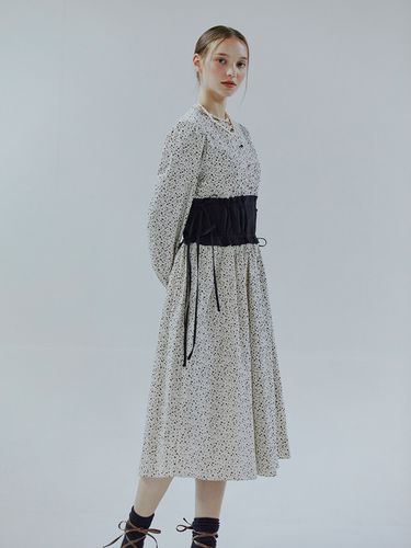 Waist Pleats String Dress_Cream - ETMON - Modalova