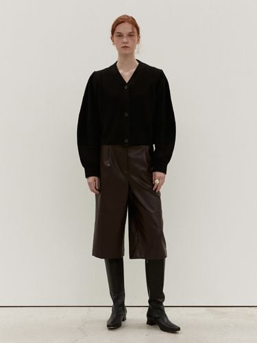 TOF Eco Leather Bermuda Pants_Brown - MOHAN - Modalova