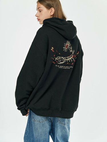 Scorpionida Embroidery Hoodie Black - CPGN - Modalova