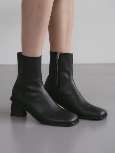 Jaelyn Ankle Boots - OI PAINTED - Modalova