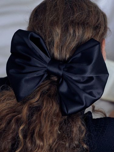 Large Satin Ribbon Hair Pin - Black - Elizabeth Moments - Modalova