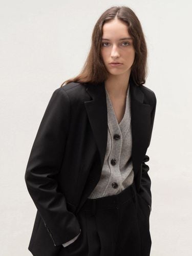 Martin Single Jacket (Black) - AVA MOLLI - Modalova