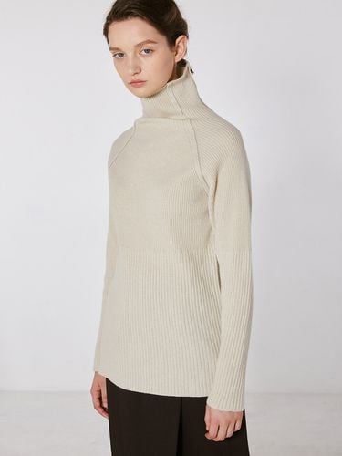 TOF Out-Cut Cashmere Turtleneck Knit - MOHAN - Modalova