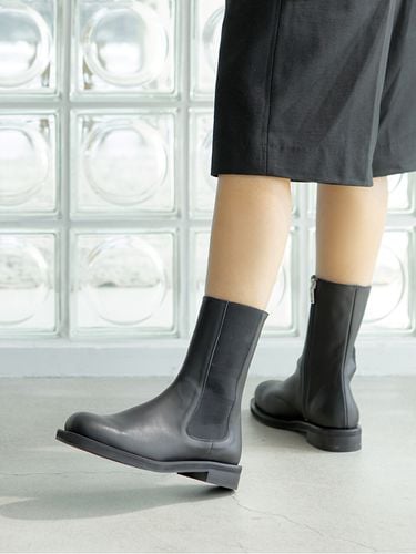 Mid Chelsea Boots - Black - Byeuuns - Modalova